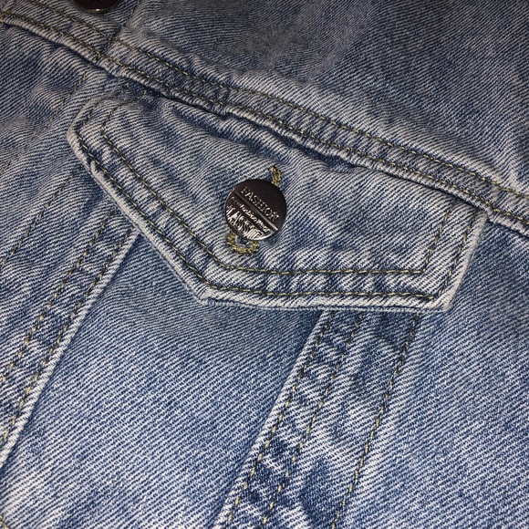 Cropped Denim Vest NWOT - Picture 6 of 8